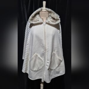 Moda Cream Hooded Sweater with Faux Fur Trim